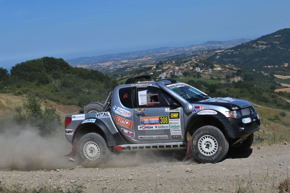 Colombo-Catarsi portano la Mitsubishi L200 di R Team Ralliart Offroad Italy sul podio del San Marino Cross Country